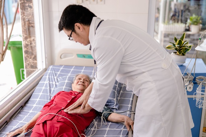 Chất lượng chăm sóc chuyên nghiệp, cung cấp dịch vụ toàn diện là yếu tố để đánh giá cơ sở chăm sóc người cao tuổi