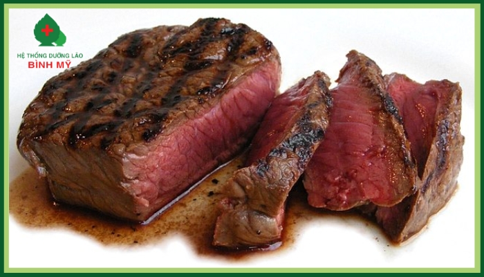 Thịt heo, thịt bò tái hoặc nấu chưa chín