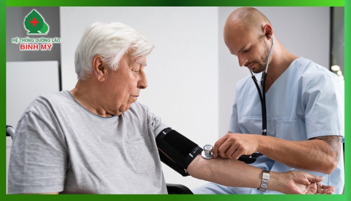Cách điều trị huyết áp cao ở người cao tuổi