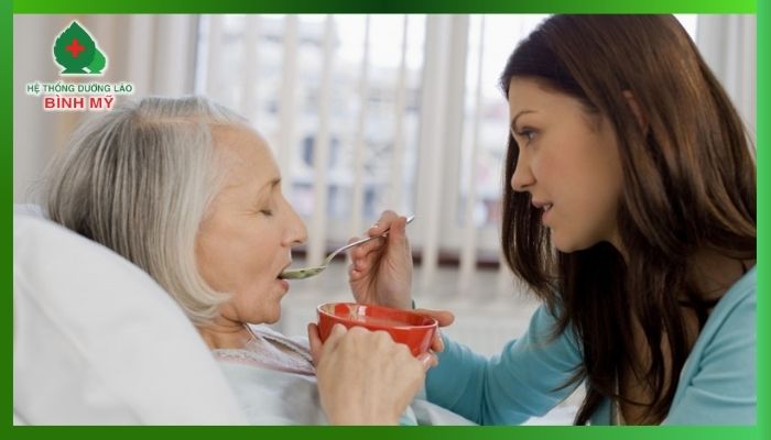 Để phòng ngừa tai biến nhẹ, người già nên làm gì và ăn gì? 