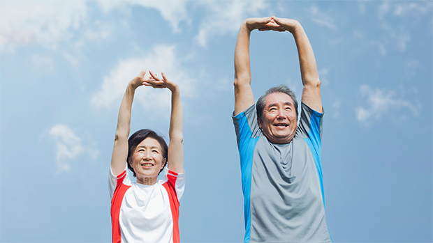 Chế độ ăn dinh dưỡng, tập thể dục đều đặn giúp người già có giấc ngủ chất lượng hơn