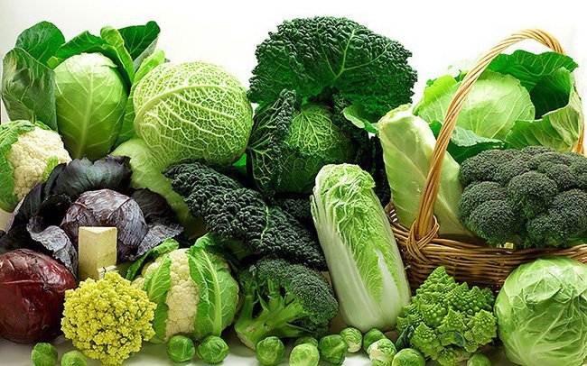 Chất xơ trong rau xanh không chỉ hỗ trợ tiêu hóa mà còn làm chậm quá trình hấp thụ đường, giúp giữ mức đường huyết ổn định