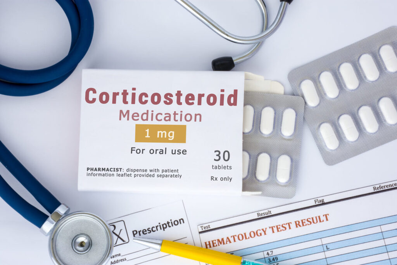 Corticosteroid là nhóm thuốc tương tự như hormon cortisol được sản xuất tự nhiên bởi tuyến thượng thận