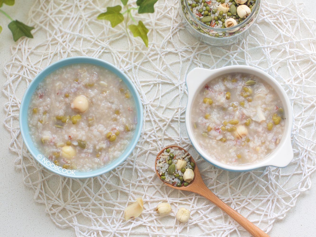 Cháo là món ăn dễ tiêu và phù hợp với người cao tuổi có hệ tiêu hoá yếu