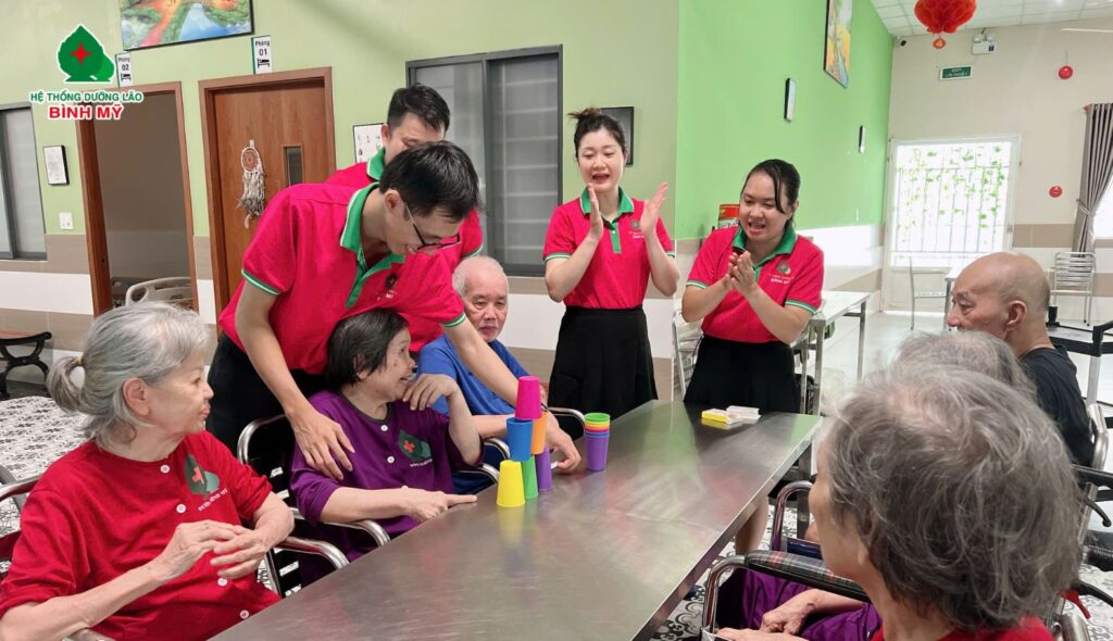 Nhiều hoạt động thú vị cho người cao tuổi tại Bình Mỹ