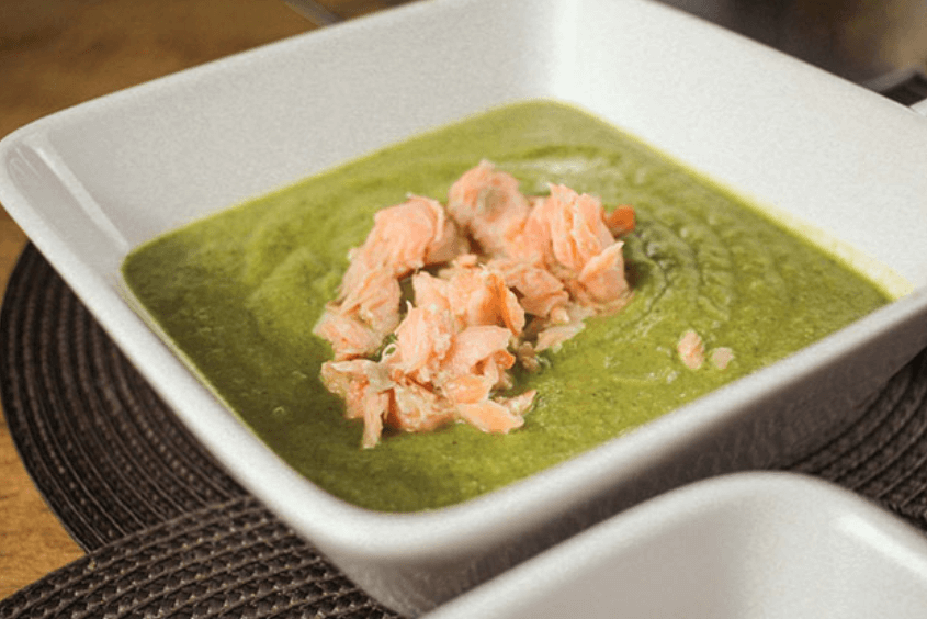 Súp cá hồi bí ngòi đầy đủ dưỡng chất và thơm ngon