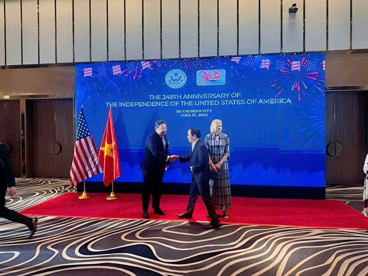 TGĐ Bùi Anh Trung tham gia Kỷ niệm 249 năm ngày độc lập của Hoa Kỳ-2