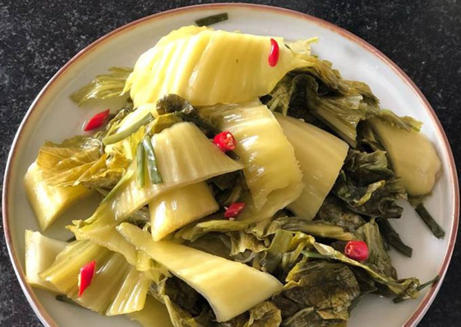Dưa cải muối chua dễ gây tăng huyết áp, hại dạ dày và gan