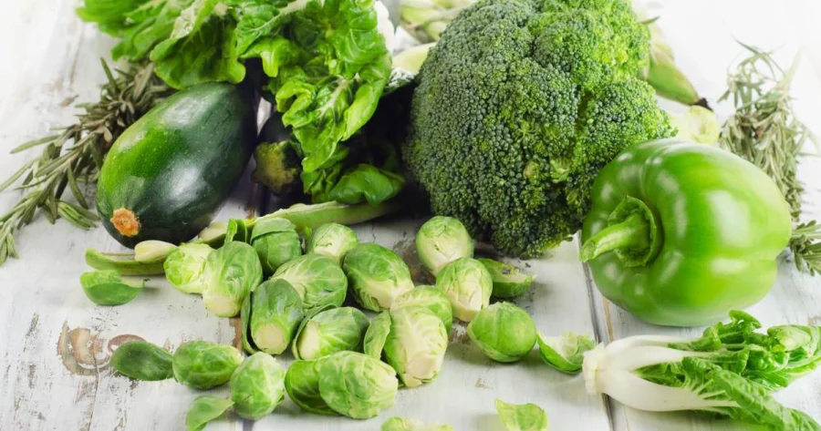 “Người bạn thân” của xương chắc, khớp khỏe là rau lá xanh